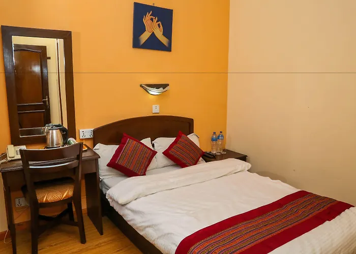 Hotel Namtso 2*